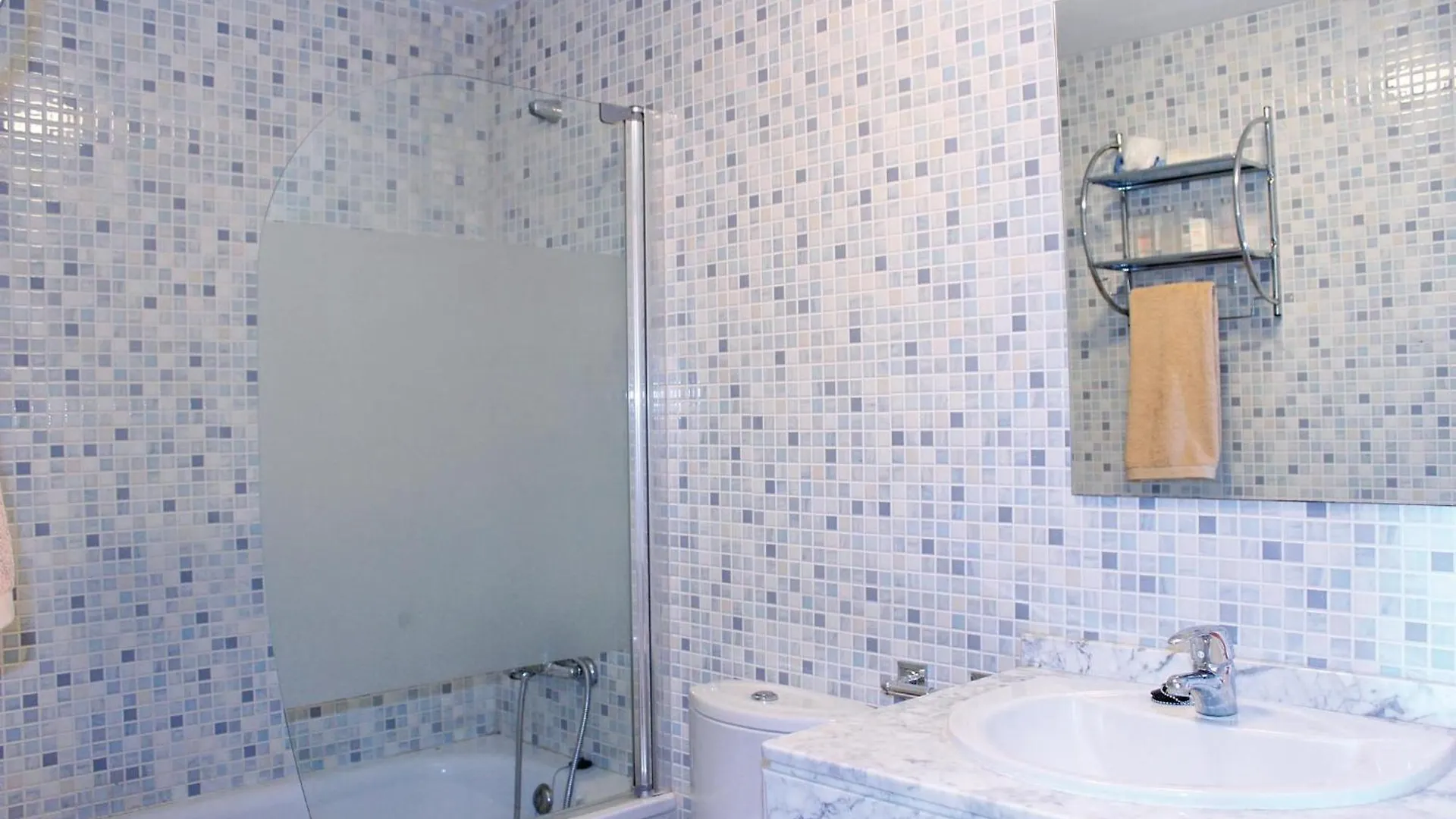 Beautiful Apartment In Casares Costa With Wifi