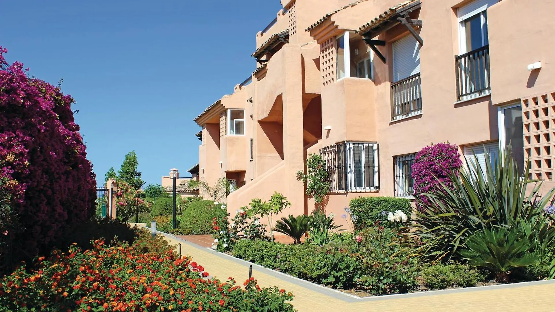 Beautiful Apartment In Casares Costa With Wifi